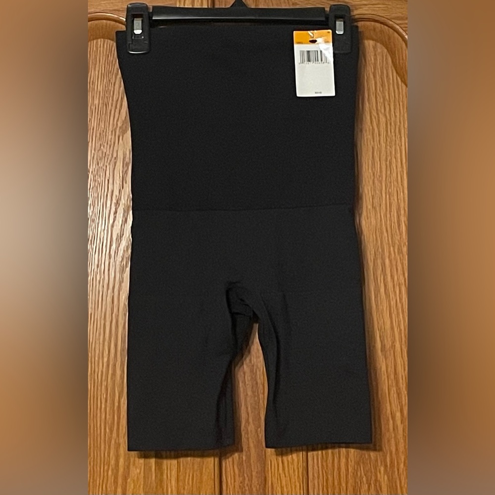 Maidenform
Women's Ultra Tummy-Control Seamless High Waist Thigh Slimmer 12622 - Picture 2 of 6